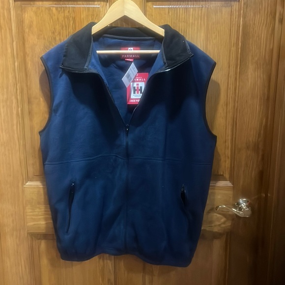Farmall Vest - Picture 1 of 7